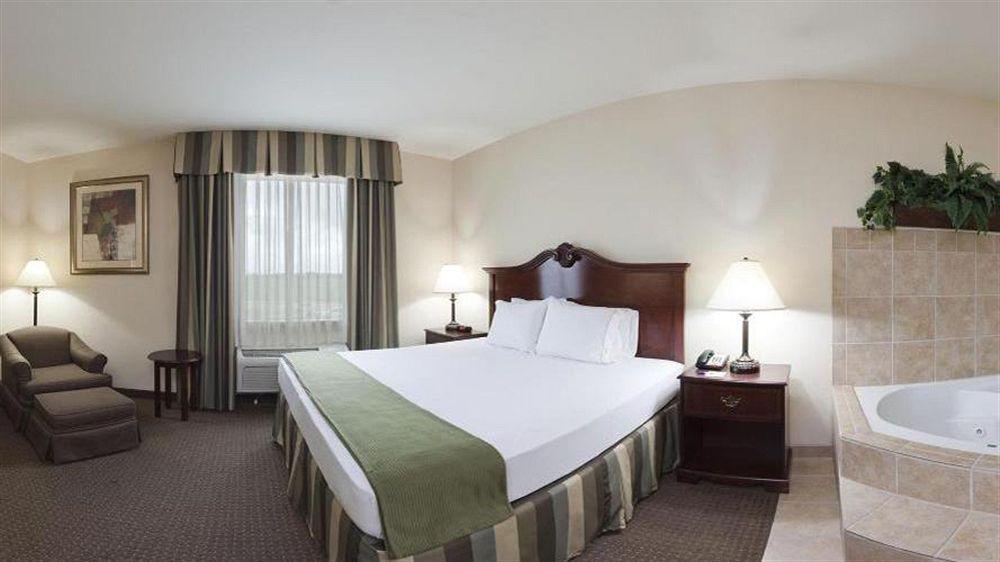 Holiday Inn Express Hotel & Suites Woodward Hwy 270 By Ihg Bagian luar foto