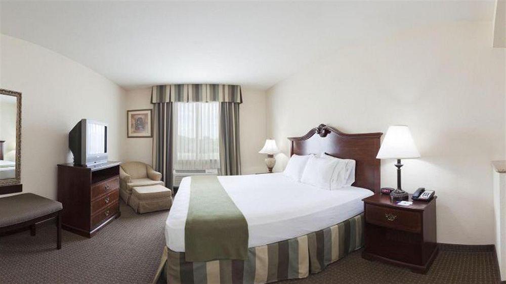 Holiday Inn Express Hotel & Suites Woodward Hwy 270 By Ihg Bagian luar foto