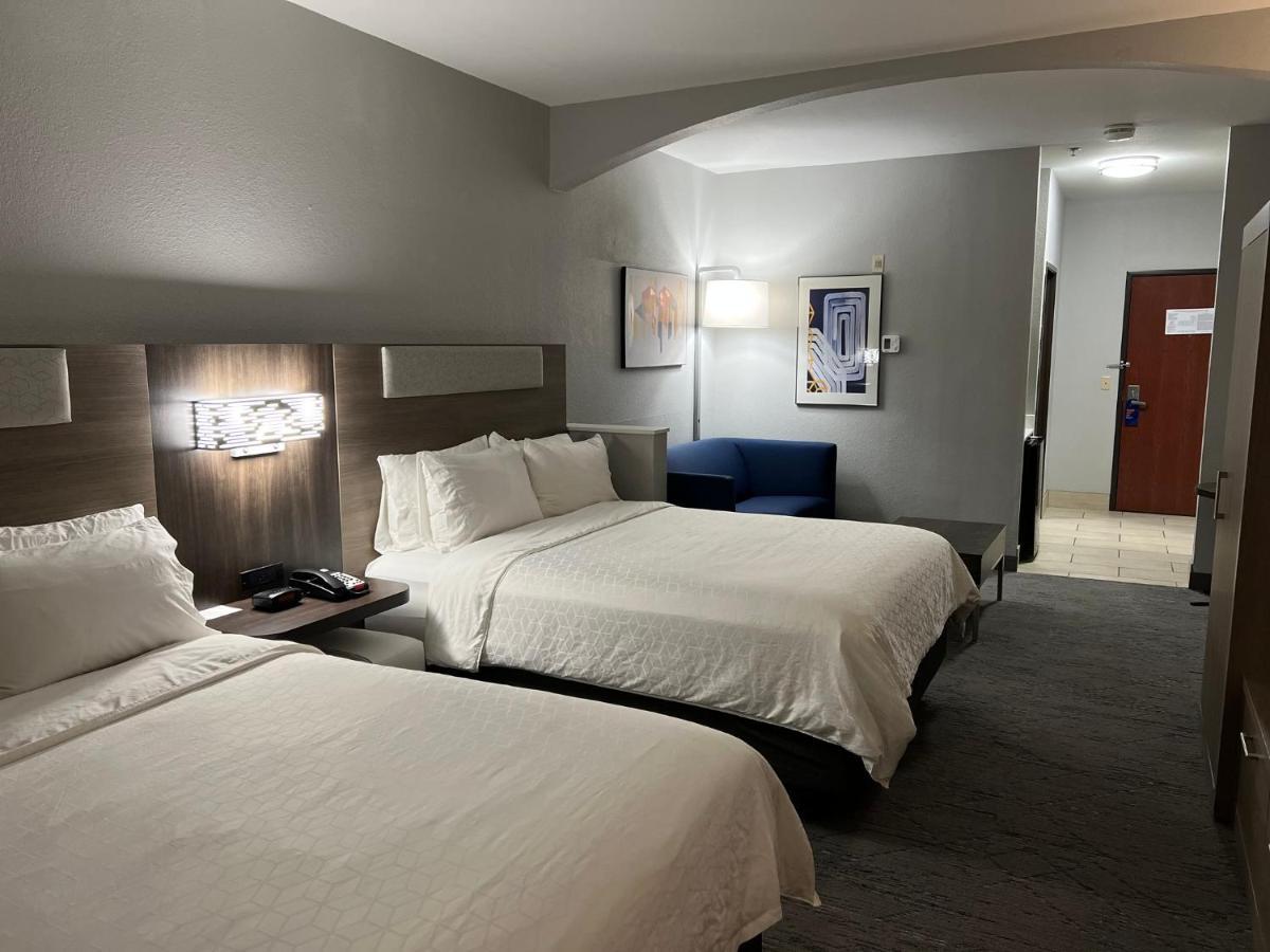 Holiday Inn Express Hotel & Suites Woodward Hwy 270 By Ihg Bagian luar foto