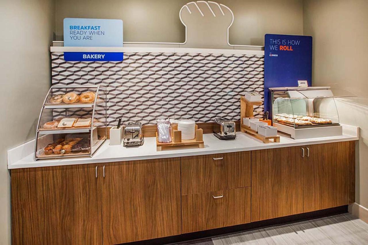 Holiday Inn Express Hotel & Suites Woodward Hwy 270 By Ihg Bagian luar foto
